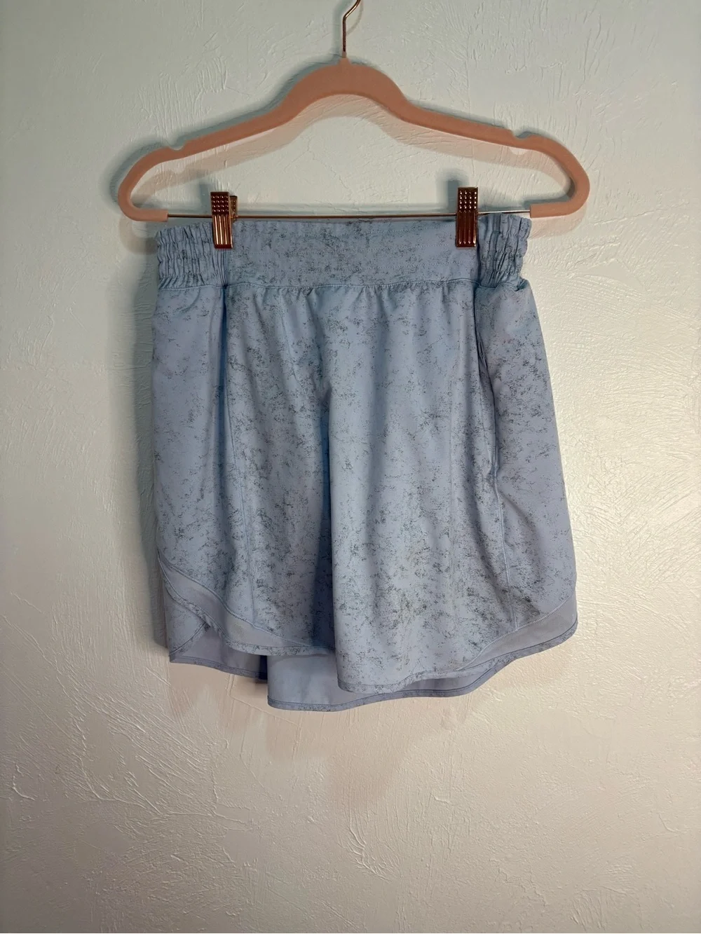Lululemon Hotty Hot High-Rise Skirt Gravel Dust Pastel Blue Multi / Pastel Blue
